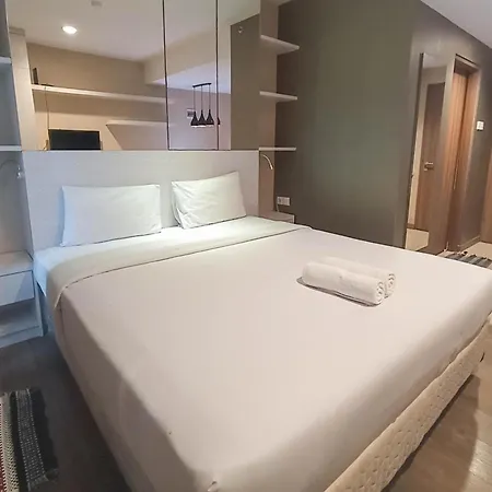 Elegant And Cozy Studio Student Park Apartment By Travelio